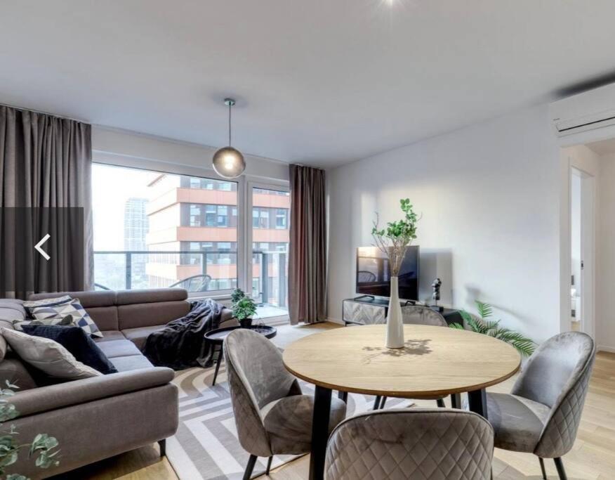 Klinger Apartment Bratislava Bagian luar foto